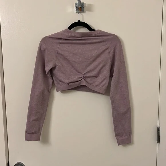 GymShark Long Sleeve (M) - Picture 2 of 3